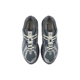 New Balance Men Sneakers